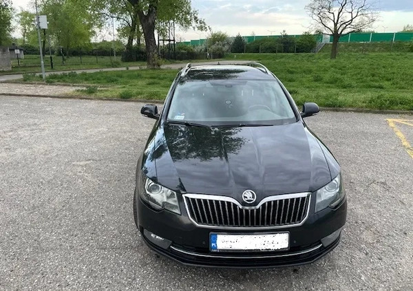 Skoda Superb cena 34000 przebieg: 335000, rok produkcji 2013 z Luboń małe 704